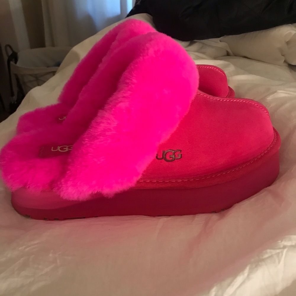 *BRAND NEW* UGG disquette slipper